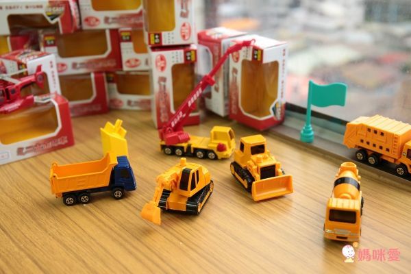 樂彩森林 - 迷你合金車-卡車(54)-滑行