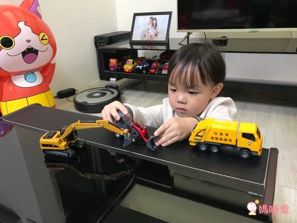 銅板價【擬真合金車】車車控寶千萬別錯過!