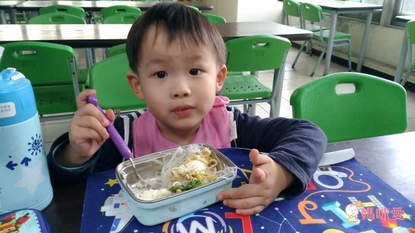 RAINBOW MAT 彩虹創意塗鴉餐墊