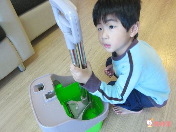 【維生樹嚴選】氣壓式三重洗刮免手洗平板拖把組