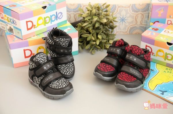 Dr.Apple 機能童鞋 ▶ 高穩定性＆包覆性，防臭設計，專為孩子軟足訂製！