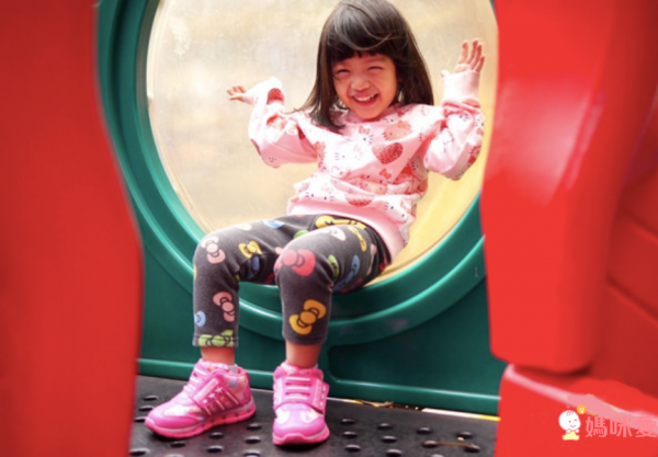 Dr.Apple 機能童鞋 ▶ 高穩定性＆包覆性，防臭設計，專為孩子軟足訂製！