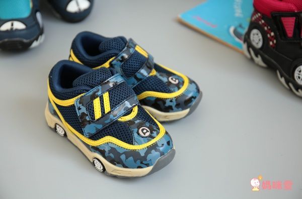 Dr.Apple 機能童鞋 ▶ 高穩定性＆包覆性，防臭設計，專為孩子軟足訂製！