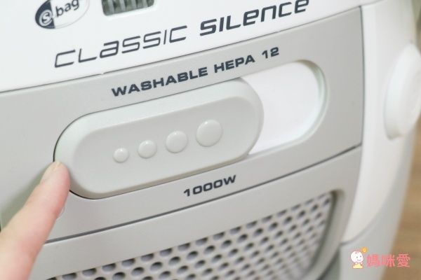  【瑞典 Electrolux 伊萊克斯】極靜音紙袋式吸塵器 -ZCS2000