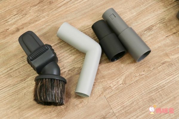  【瑞典 Electrolux 伊萊克斯】極靜音紙袋式吸塵器 -ZCS2000