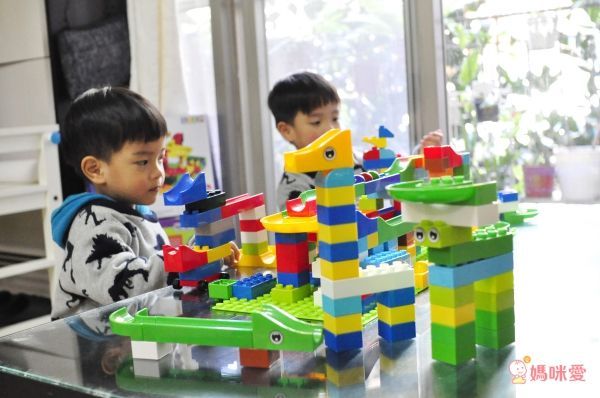 美國 MegaFun - 【售完不補】滾球軌道積木-125件組