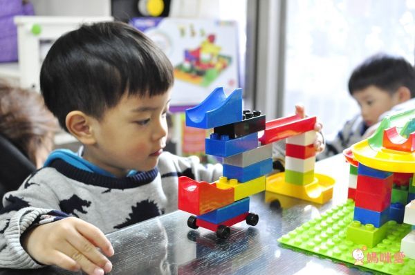 美國 MegaFun - 【售完不補】滾球軌道積木-125件組