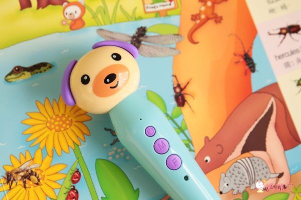 小牛津 - 【媽咪愛獨家優惠組】小牛津圖解ABC小百科點讀寶盒-加贈點讀小卡×4+送SKB12色粉蠟筆