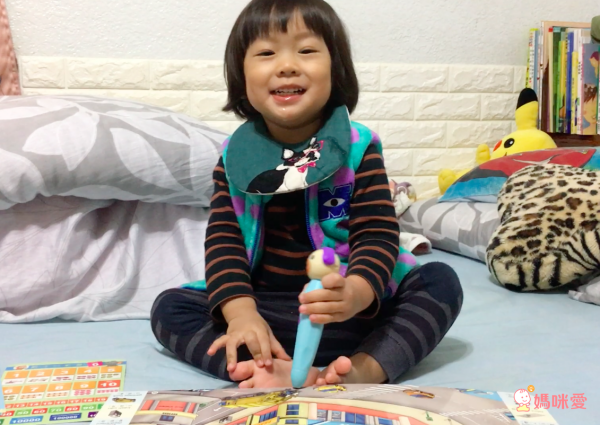 小牛津 - 【媽咪愛獨家優惠組】小牛津圖解ABC小百科點讀寶盒-加贈點讀小卡×4+送SKB12色粉蠟筆