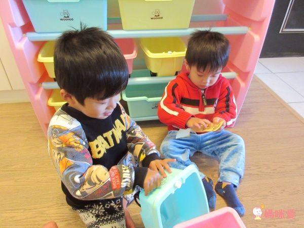 WOOHOO - 兒童玩具收納櫃-四層寬版-粉側板-含大小收納盒