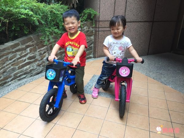 POLI 波力救援小英雄 - POLI波力救援小英雄聯名滑步車 - AIR 充氣胎 +專屬車籃+置車架-赫利綠