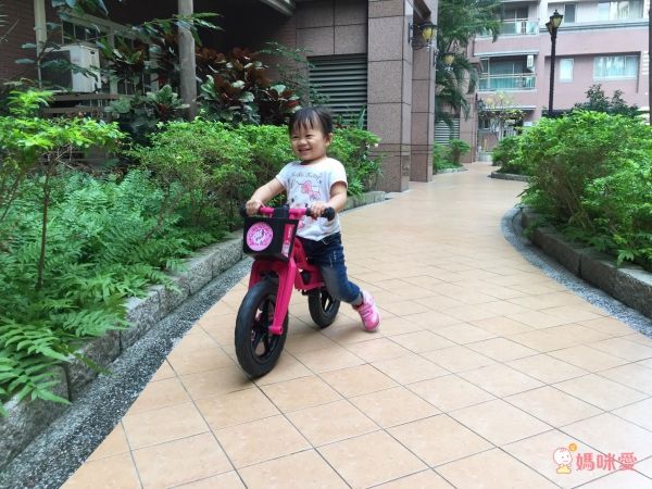 POLI 波力救援小英雄 - POLI波力救援小英雄聯名滑步車 - AIR 充氣胎 +專屬車籃+置車架-赫利綠