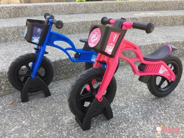 POLI 波力救援小英雄 - POLI波力救援小英雄聯名滑步車 - AIR 充氣胎 +專屬車籃+置車架-赫利綠