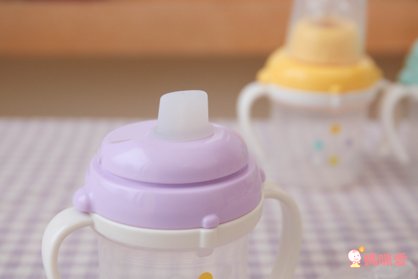 Combi 喝水訓練杯