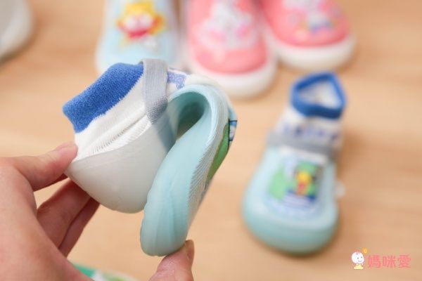 【巧虎飛織襪面機能學步鞋】寶寶的第一個好朋友！
