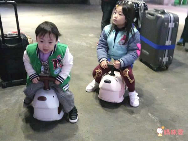 韓國Bontoy Traveller ★ 紅點設計美學騎乘行李箱