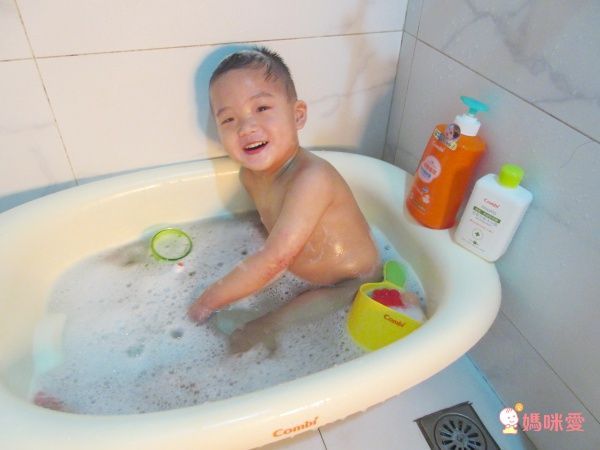 Combi 舒敏滋養、和草極潤 洗浴護膚系列