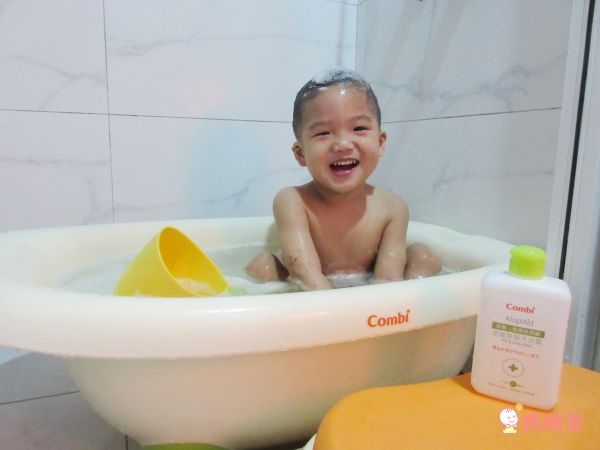 Combi 舒敏滋養、和草極潤 洗浴護膚系列