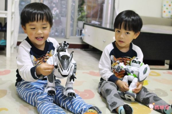 首團開賣！超帥氣機械戰鬥恐龍╱智多星遙控機器人♬