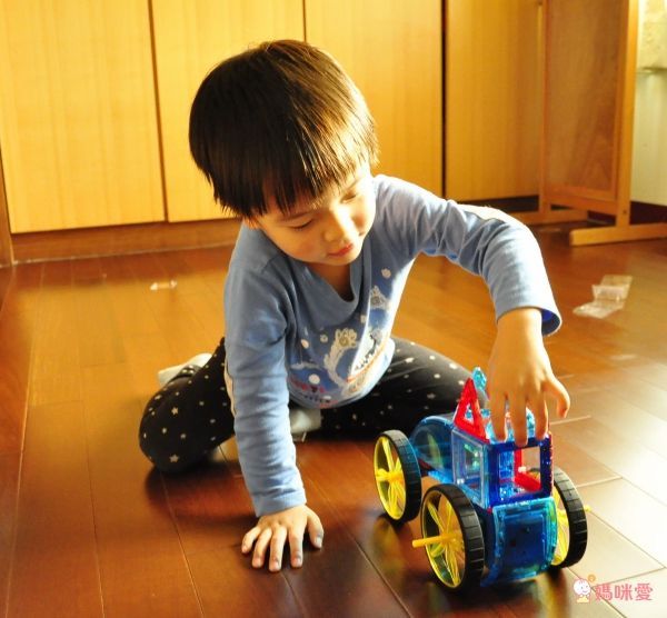 韓國 MagKinder x Click Block - 2D 磁性建構片-疾風電動變形車-43件組