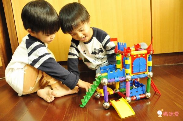 韓國 MagKinder x Click Block - [福利品]科學磁力棒-童趣城堡-66件組