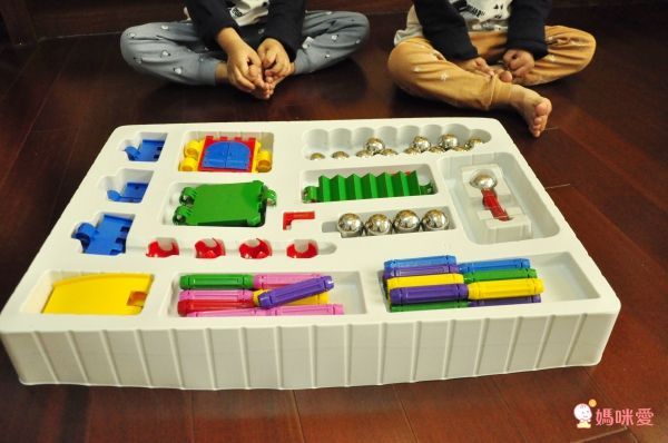 韓國 MagKinder x Click Block - [福利品]科學磁力棒-童趣城堡-66件組