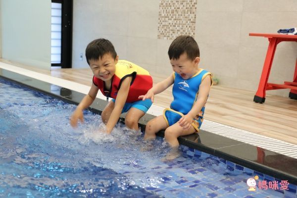 #3363 英國媽咪最愛！ Konfidence 浮力夾克＆泳衣，讓寶貝愛上游泳！