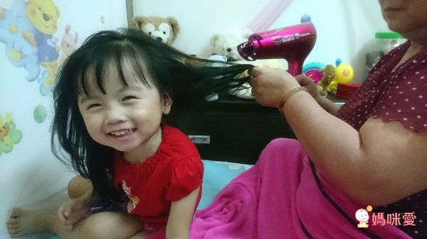 【日本TESCOM】白金奈米膠原蛋白吹風機 / 雙電壓負離子吹風機