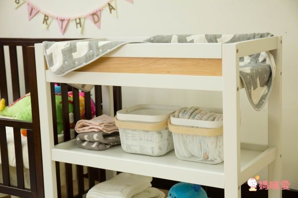 LEVANA 多功能尿布台 X 木製尿布台