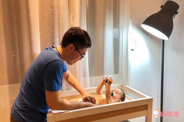 LEVANA 多功能尿布台 X 木製尿布台