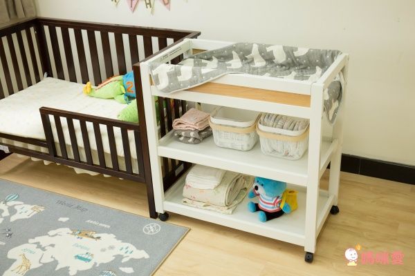 LEVANA 多功能尿布台 X 木製尿布台