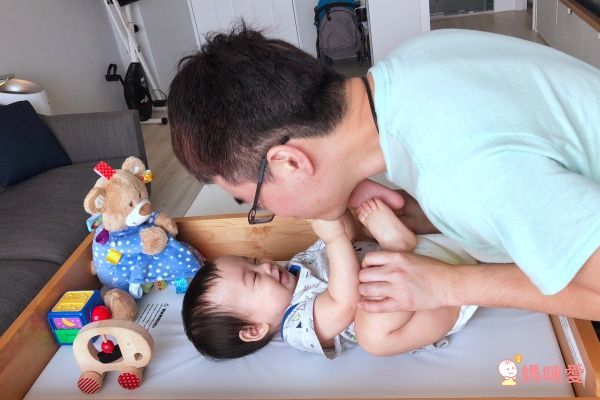 LEVANA 多功能尿布台 X 木製尿布台