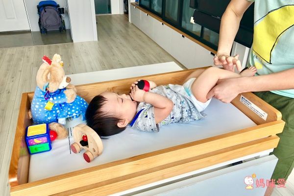 LEVANA 多功能尿布台 X 木製尿布台