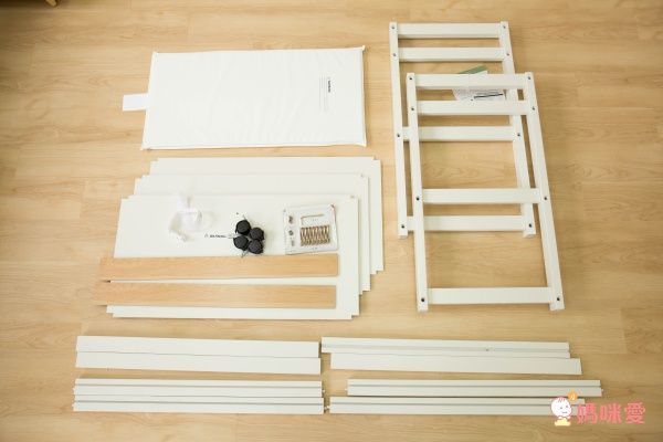 LEVANA 多功能尿布台 X 木製尿布台