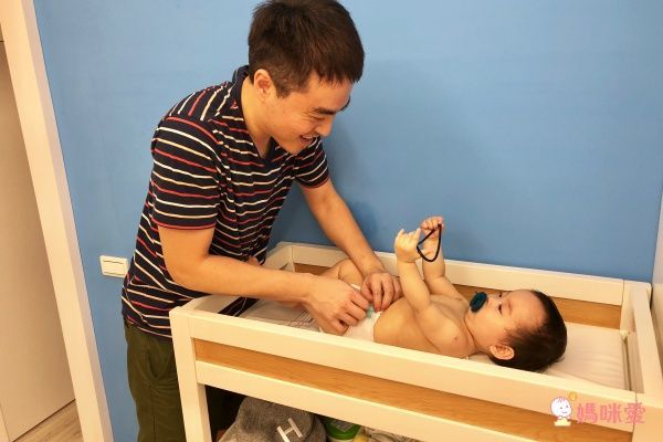 LEVANA 多功能尿布台 X 木製尿布台