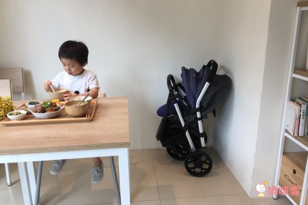 日本 Combi Trio美型單手秒收輕量三輪車款