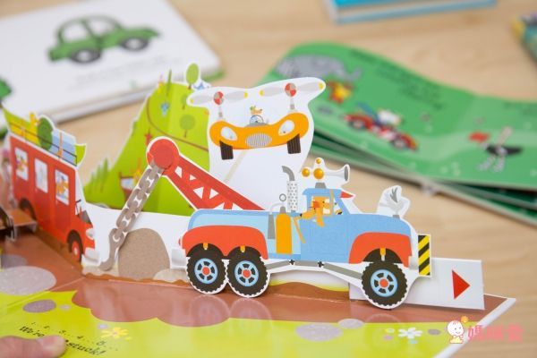 Five Cars Stuck and One Big Truck 超級拖吊車救援