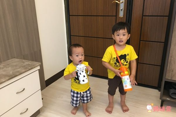 Nuby不鏽鋼餐具水壺系列