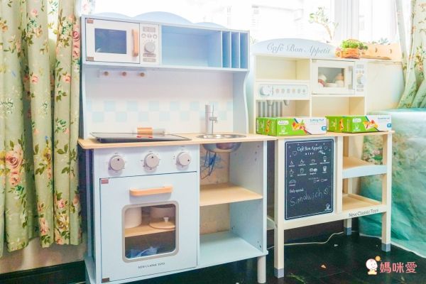 荷蘭 New Classic Toys - 超人氣推薦-聲光小主廚-櫻花粉-(含配件12件)