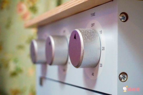 荷蘭 New Classic Toys - 超人氣推薦-聲光小主廚-櫻花粉-(含配件12件)