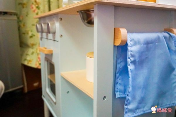 荷蘭 New Classic Toys - 超人氣推薦-聲光小主廚-櫻花粉-(含配件12件)