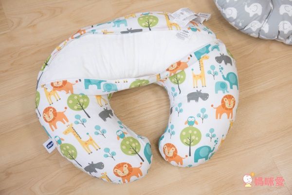 義大利Chicco Boppy多功能授乳枕& 哺乳好物系列!