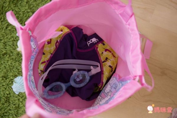 日本代購 - 上下分層束口後背包(下層小透氣網)-神奇寶貝-黑 (43.5x40.5x18cm)