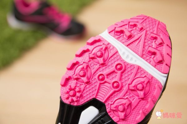 日本ASICS 亞瑟士運動鞋►專為國小生設計,耐穿透氣不悶熱