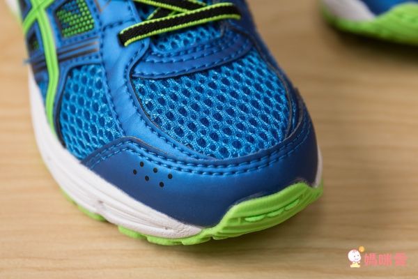 日本ASICS 亞瑟士運動鞋►專為國小生設計,耐穿透氣不悶熱
