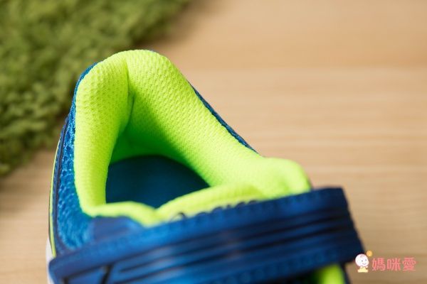 日本ASICS 亞瑟士運動鞋►專為國小生設計,耐穿透氣不悶熱