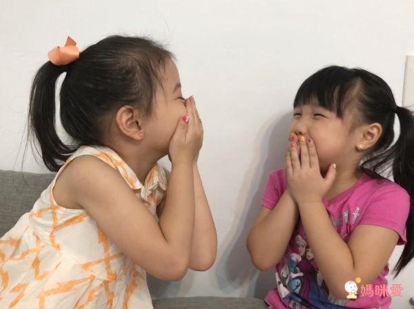 韓國 Little Miss Sunshine 無毒兒童耳環貼紙/指甲貼紙