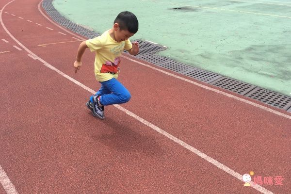 MoonStar日本月星 - 競速機能童鞋-足球運動系雙色款(中大童)-螢光綠