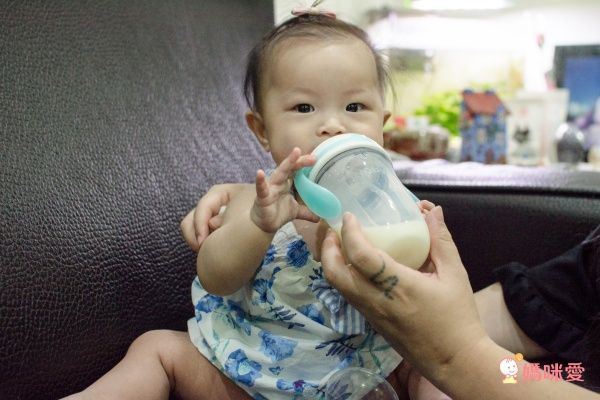 NUBY 會呼吸的奶瓶