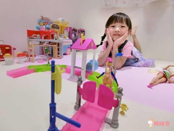 新年降價～再送滿額贈【雀兒喜 Barbie 芭比娃娃】☞ 滿 $299 送雀兒喜貼紙本